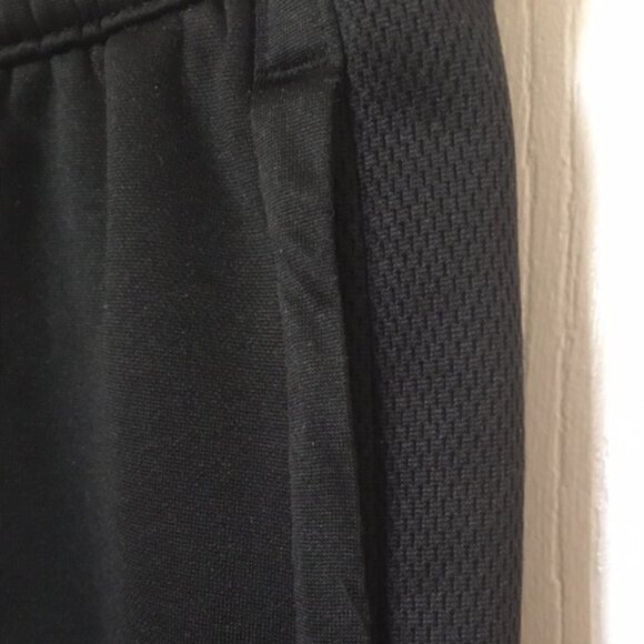 Old Navy Boys Techie Fleece Go-Dry Pants - Picture 2 of 4